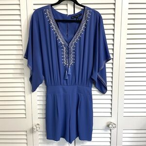 WHBM Kimono Sleeve Embroidered Romper Women’s Sz 4 Tassel Tie Pockets Resort